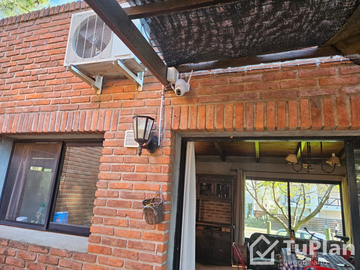 Apartamento ID.1856 - (Ref 4.262) Se alquila casa de 2 dormitorios cercana a la playa en Piriápolis 