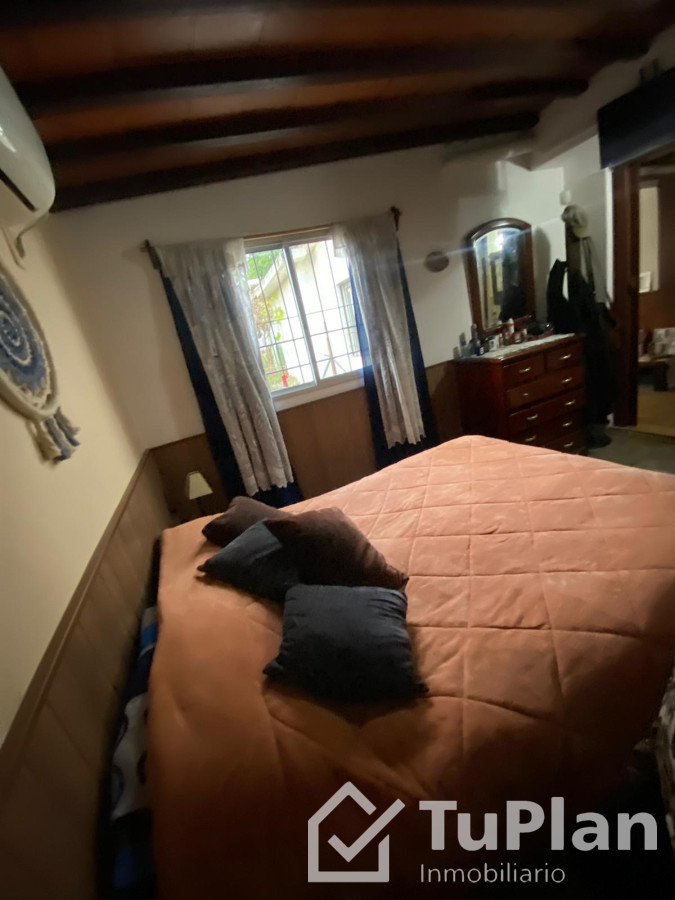 Apartamento ID.1749 - (Ref 4.159) Se vende casa de 3 dormitorios, patios y galpón en Colón 