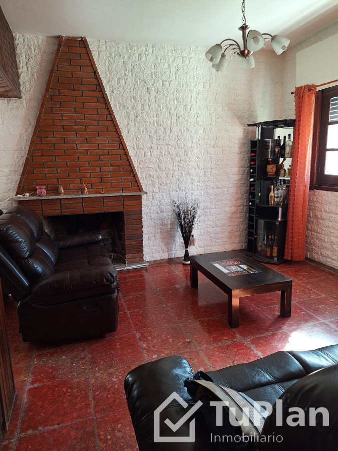 Apartamento ID.1639 - (Ref: 4.051) Casa3dorm+cochera+picina