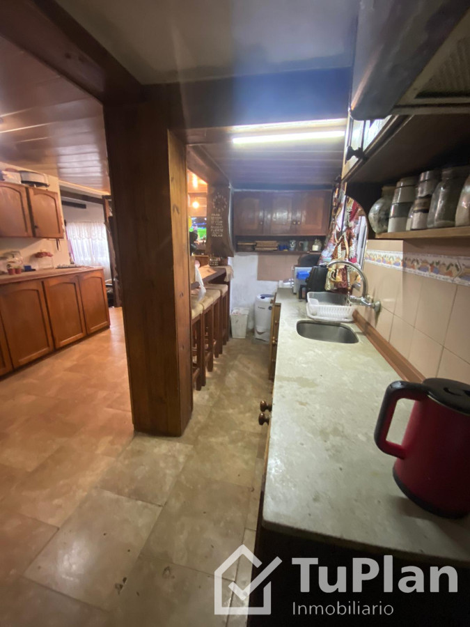 Apartamento ID.1749 - (Ref 4.159) Se vende casa de 3 dormitorios, patios y galpón en Colón 