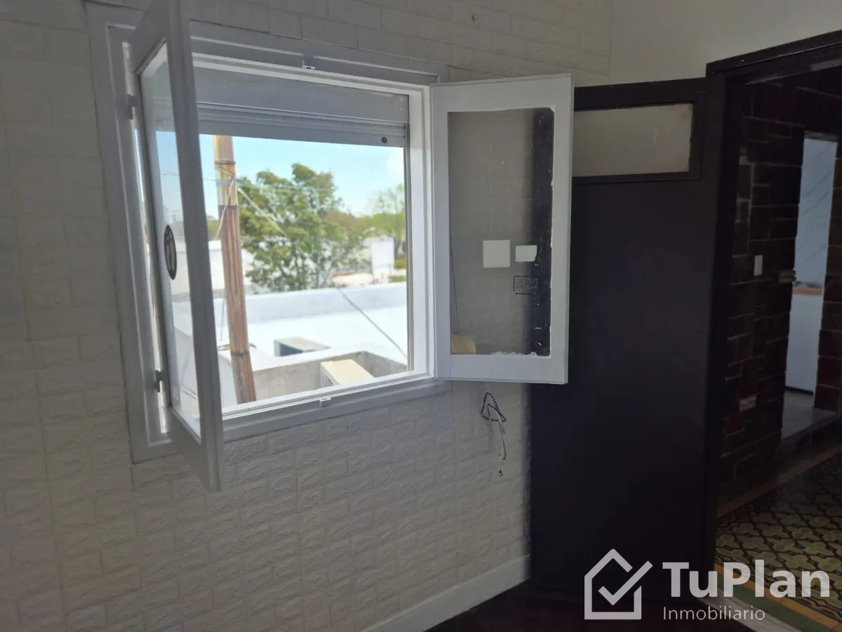 Apartamento ID.1890 - (Ref 4.295) Se alquila casa de 2 dormitorios en Brazo Oriental 