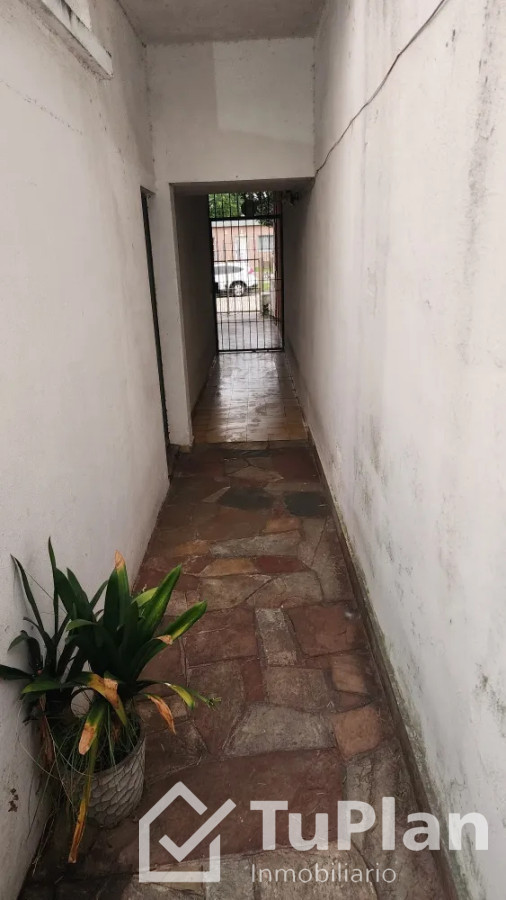 Apartamento ID.1872 - (Ref 4.278) Se alquila casita semi reciclada de 1 dormitorio en Malvin Norte 