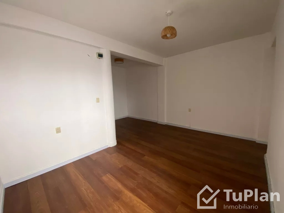 Apartamento ID.815 - (Ref: 3.095) Venta de apartamento de 2 dormitorios en el Centro con renta