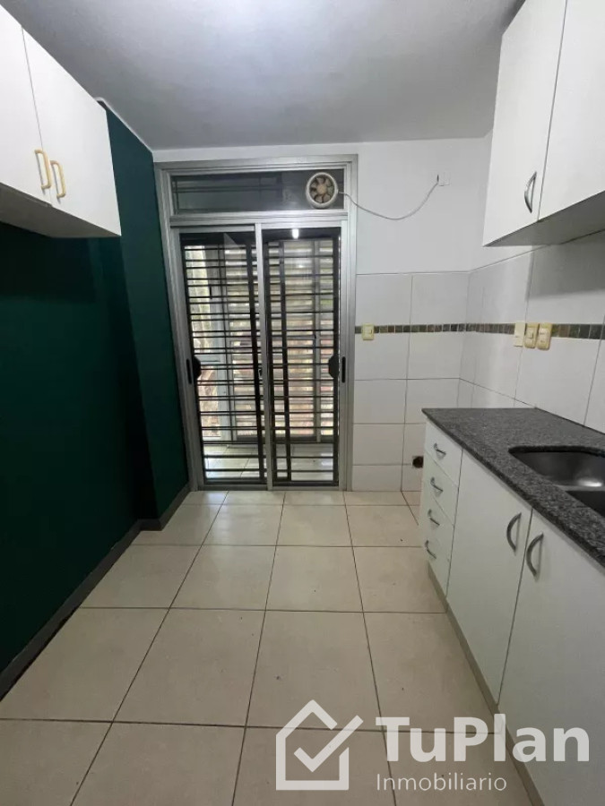Apartamento ID.1636 - (Ref:4.052)Excelente apto semi amoblado 1dorm+cochera en centro