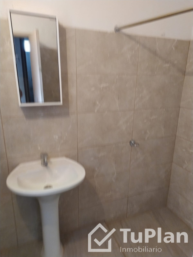 Apartamento ID.1765 - (Ref 4.174) Se alquila casa en el Cerro 