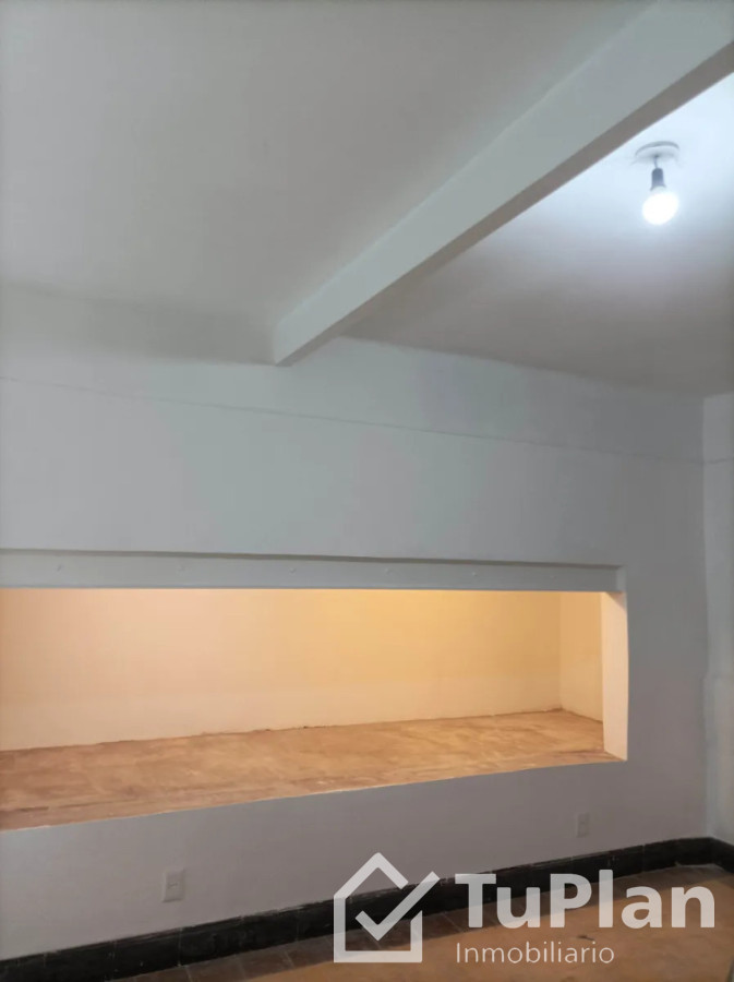 Apartamento ID.1929 - (Ref: 4.335) Se alquila monoambiente muy luminoso con terraza de pasto natural.