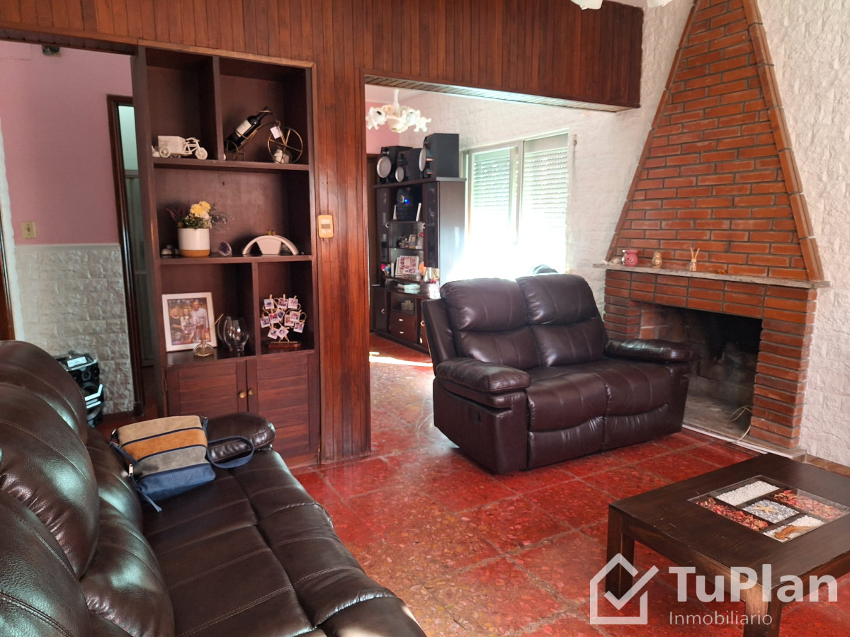 Apartamento ID.1639 - (Ref: 4.051) Casa3dorm+cochera+picina