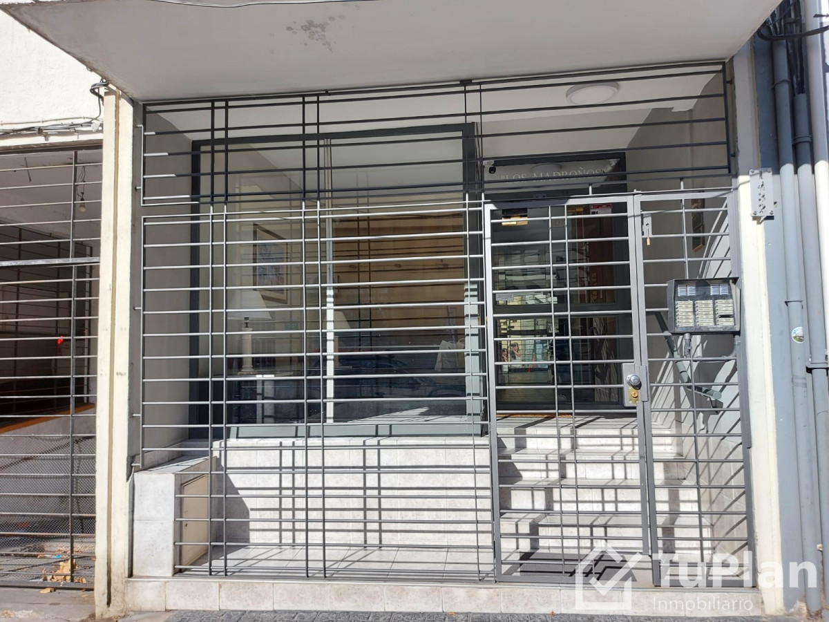 Apartamento ID.1742 - (Ref: 4.152) Apartamento en venta, 70m2, 3 dorm, baño, terraza lavadero, espacios amplios, Centro