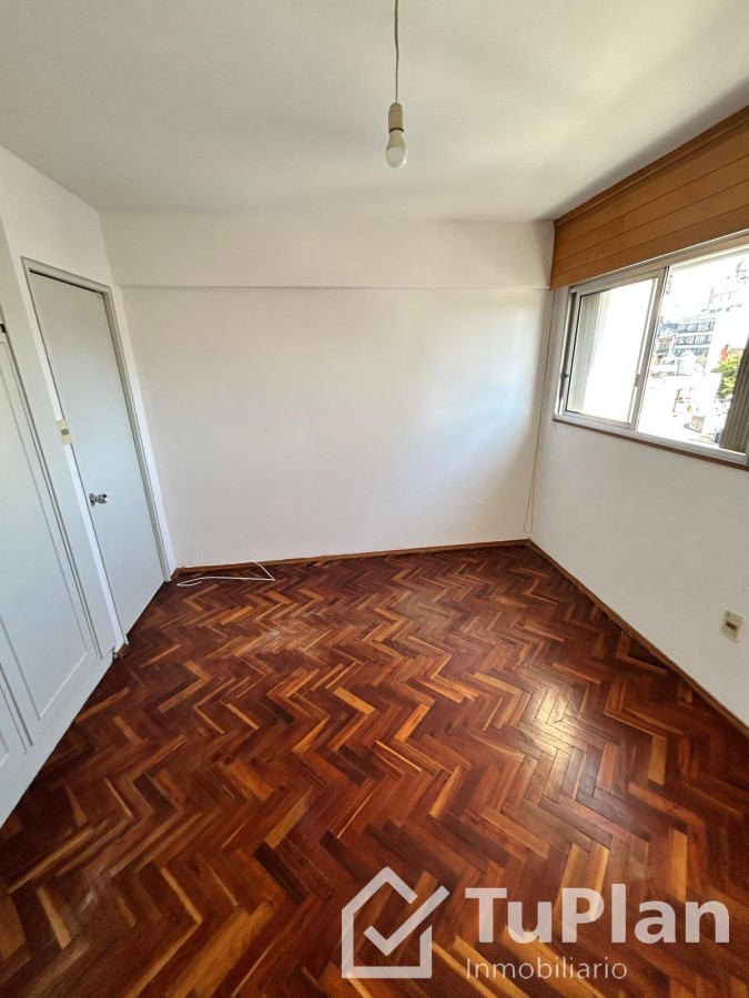 Apartamento ID.1742 - (Ref: 4.152) Apartamento en venta, 70m2, 3 dorm, baño, terraza lavadero, espacios amplios, Centro