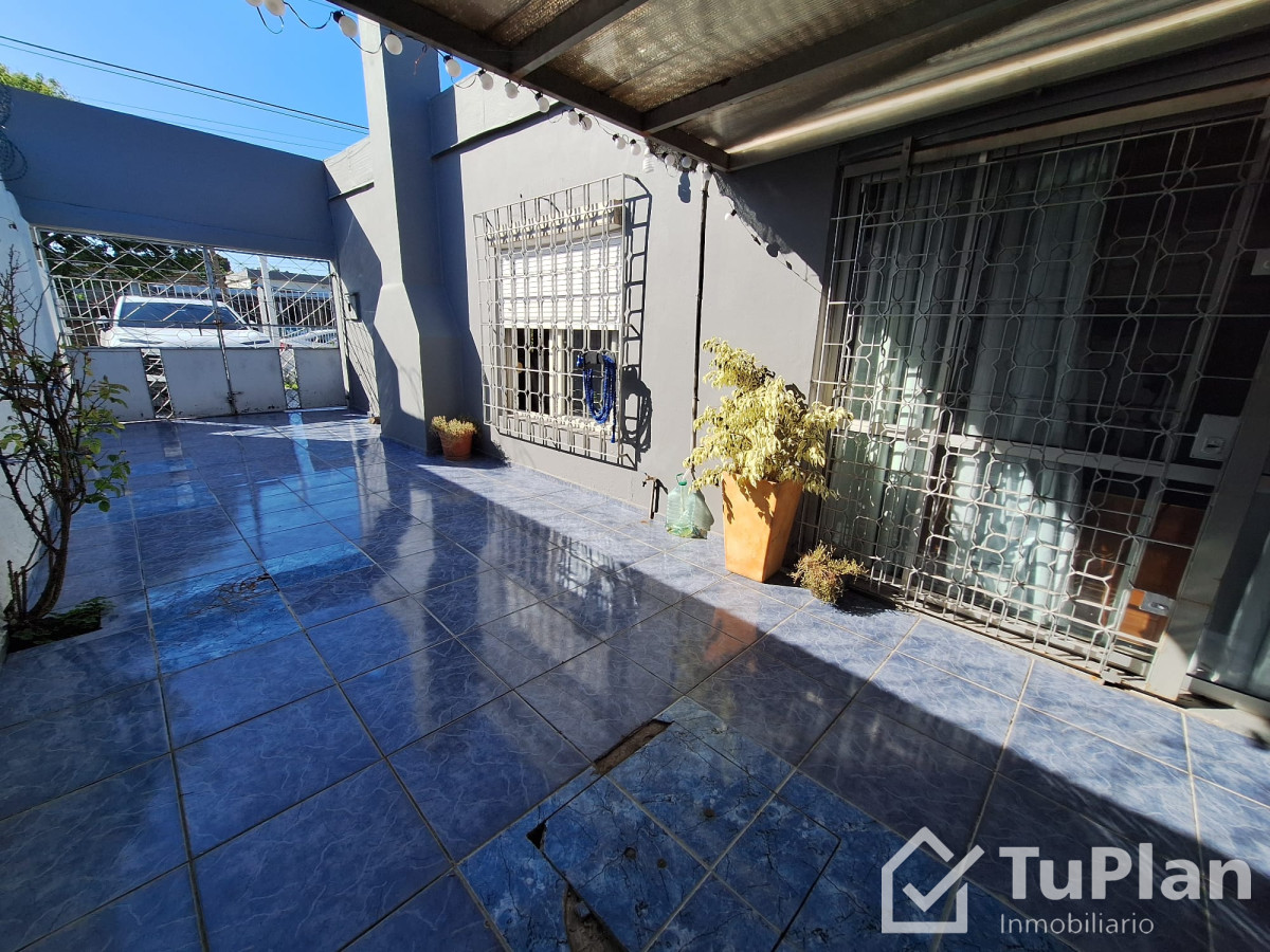 Apartamento ID.1639 - (Ref: 4.051) Casa3dorm+cochera+picina