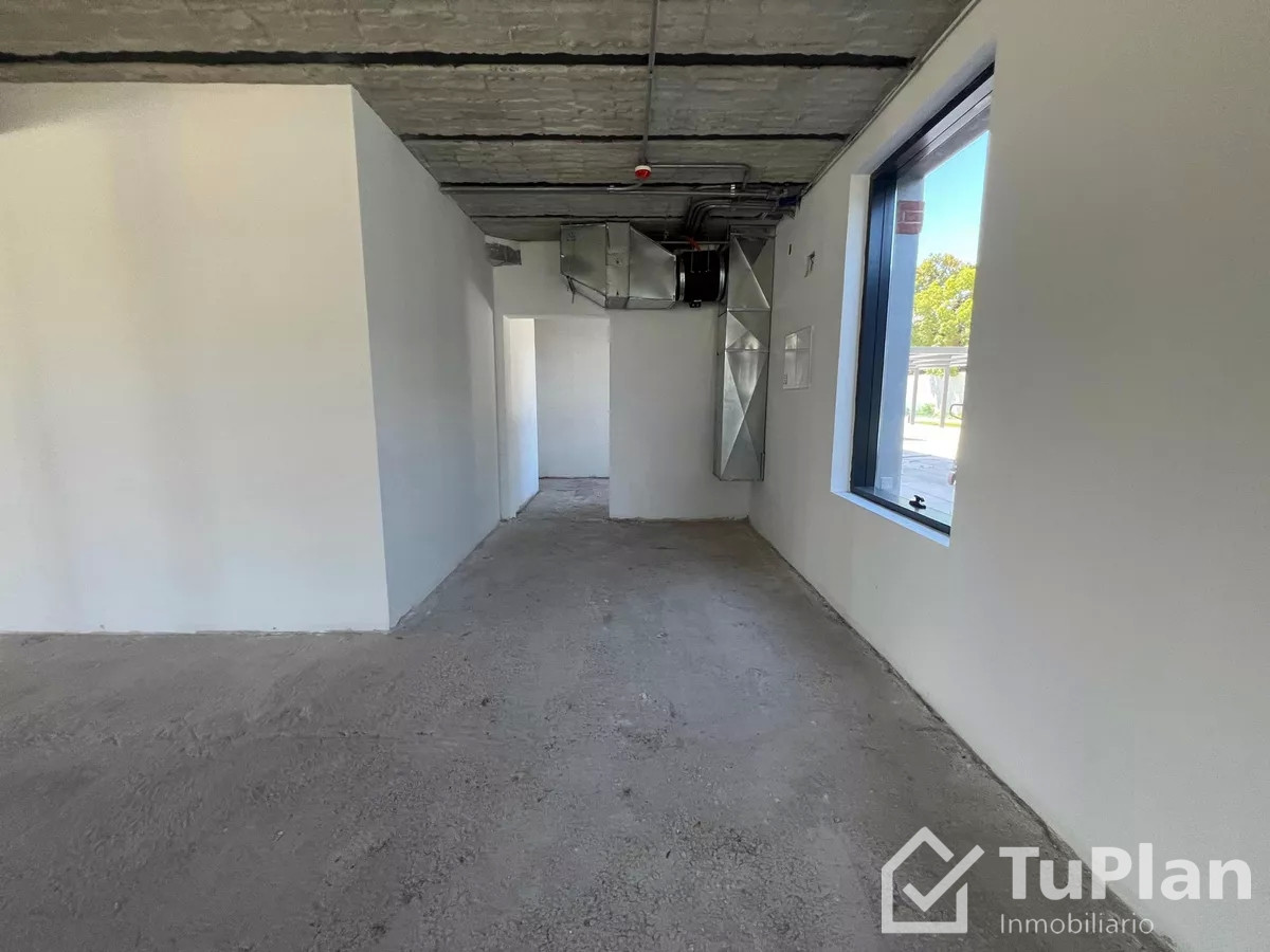Apartamento ID.745 - Ref: 3026 Se alquila excelente local comercial a ESTRENAR en Carrasco