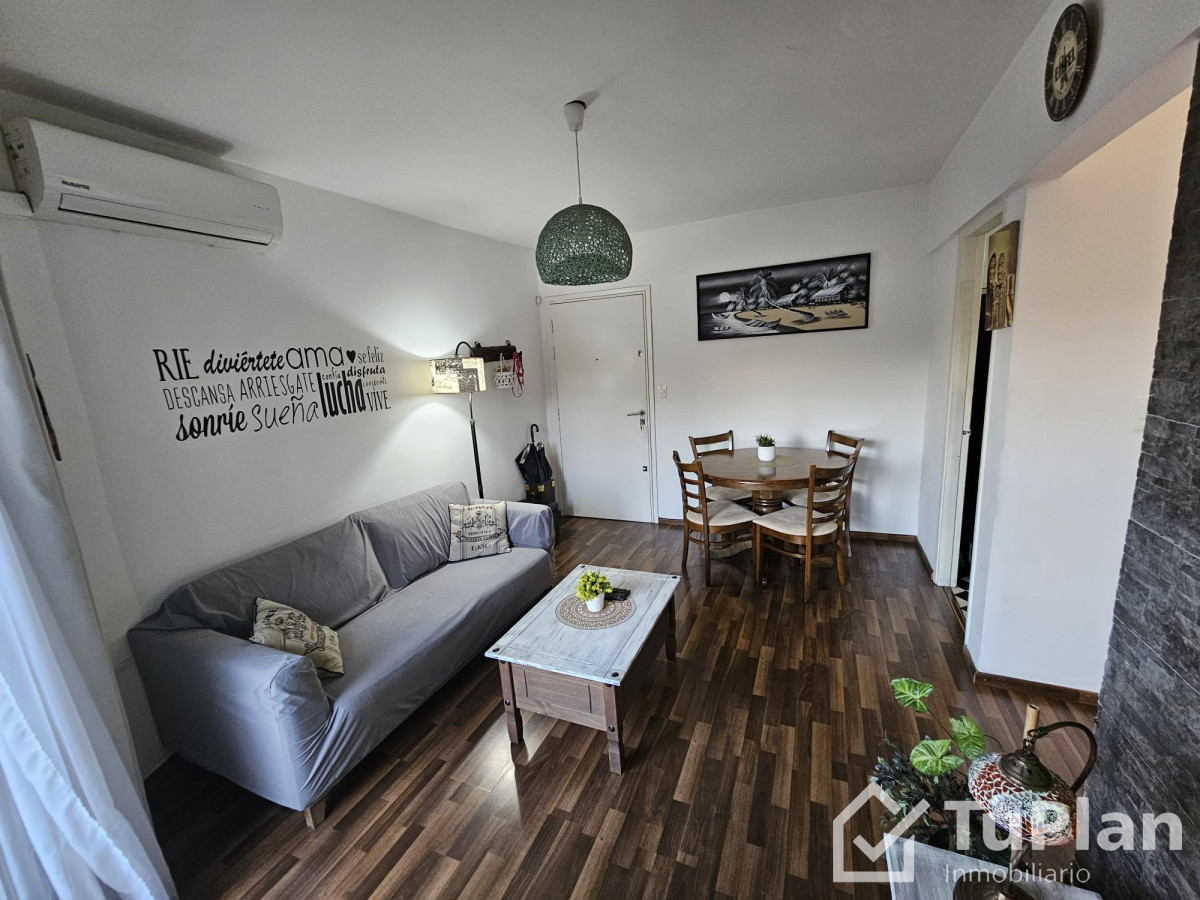 Apartamento ID.858 - (Ref: 3.138) Venta de apartamento de 2 dormitorios y 2 balcones en Aguada