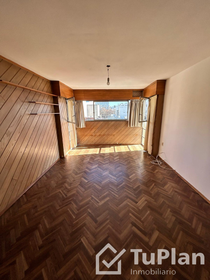 Apartamento ID.1742 - (Ref: 4.152) Apartamento en venta, 70m2, 3 dorm, baño, terraza lavadero, espacios amplios, Centro