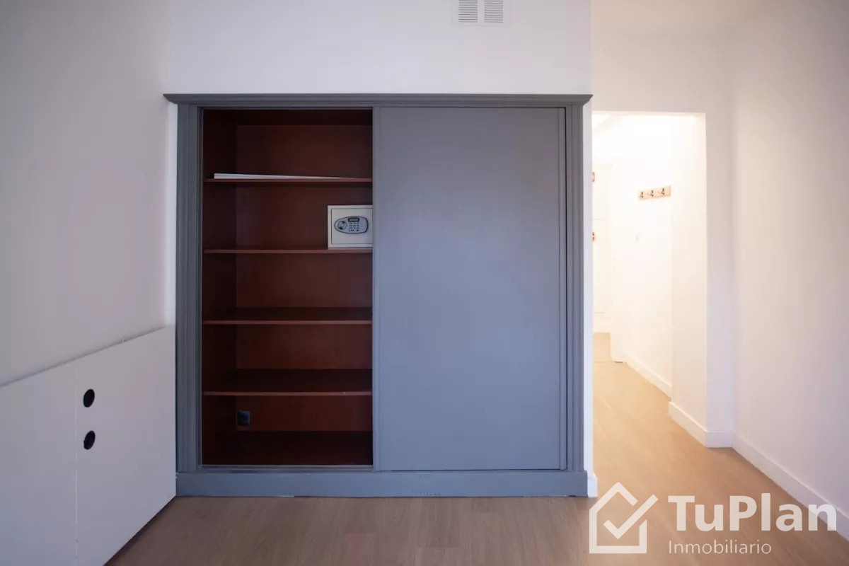Apartamento ID.1318 - (Ref. 3.590) Oportunidad de venta o alquiler Monoambiente en Pocitos (Solo oficina)