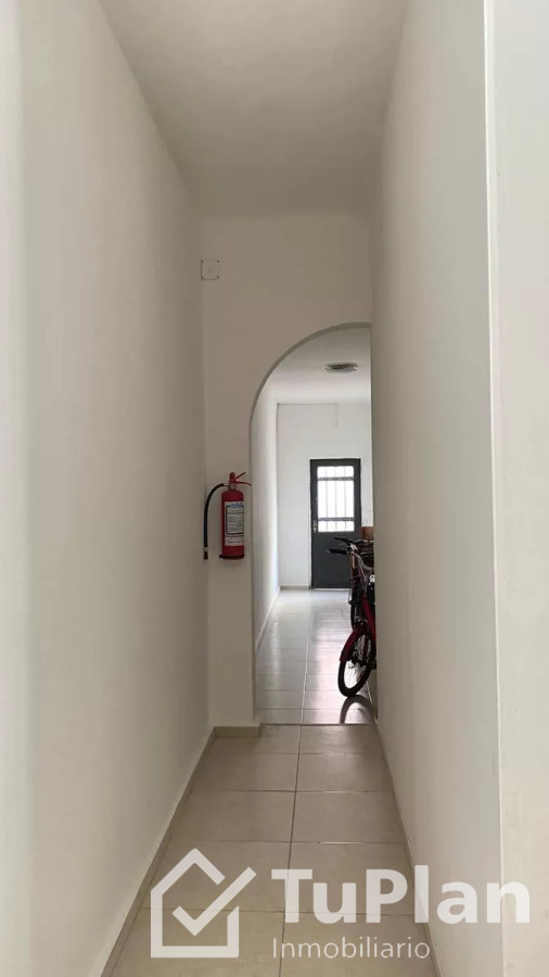 Apartamento ID.809 - (Ref: 3.089) Venta de apartamento en Pocitos con patio exclusivo