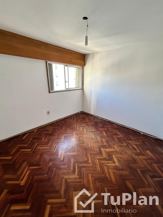 Apartamento ID.1742 - (Ref: 4.152) Apartamento en venta, 70m2, 3 dorm, baño, terraza lavadero, espacios amplios, Centro