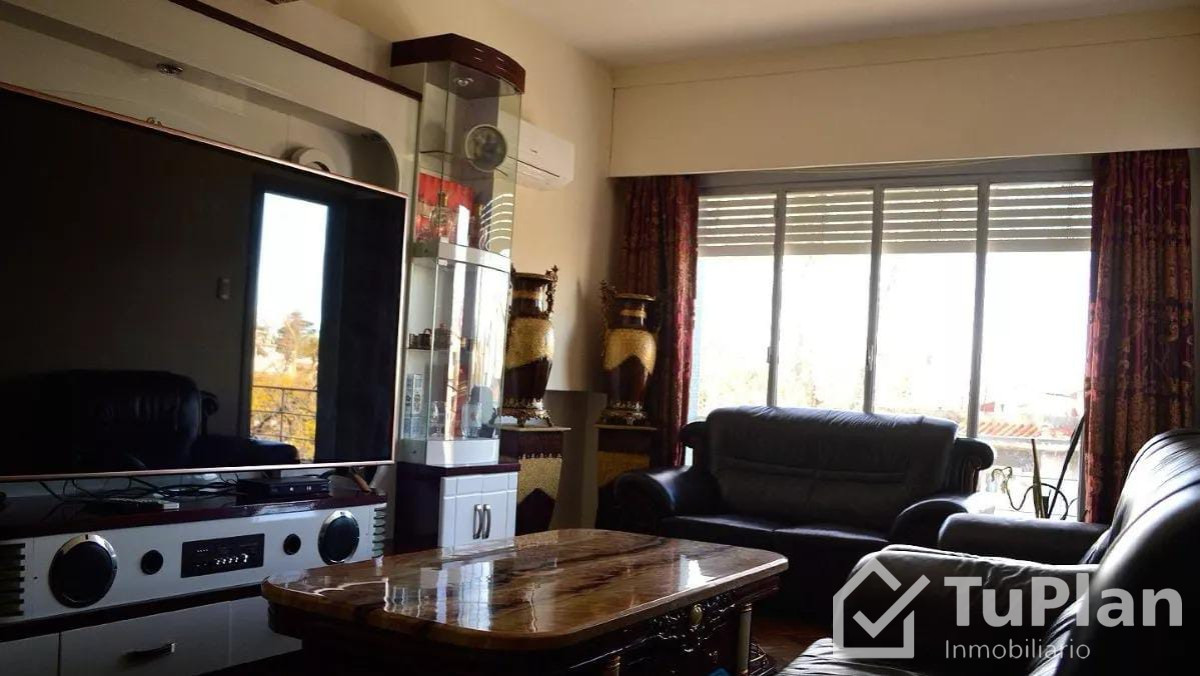 Apartamento ID.851 - (Ref: 3.131) Venta de apartamento de 3 dormitorios y 2 balcones en el Prado