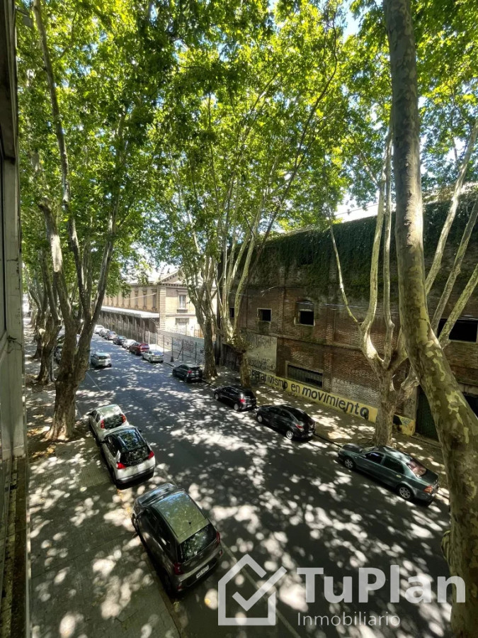 Apartamento ID.1636 - (Ref:4.052)Excelente apto semi amoblado 1dorm+cochera en centro