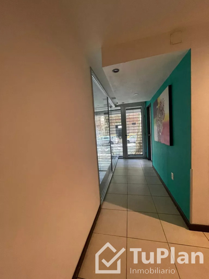 Apartamento ID.1636 - (Ref:4.052)Excelente apto semi amoblado 1dorm+cochera en centro