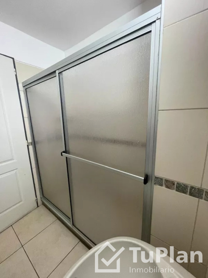 Apartamento ID.1636 - (Ref:4.052)Excelente apto semi amoblado 1dorm+cochera en centro