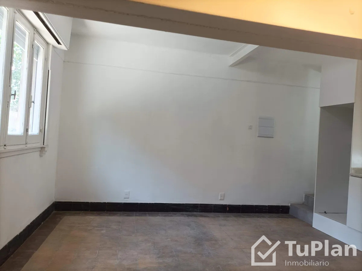 Apartamento ID.1929 - (Ref: 4.335) Se alquila monoambiente muy luminoso con terraza de pasto natural.