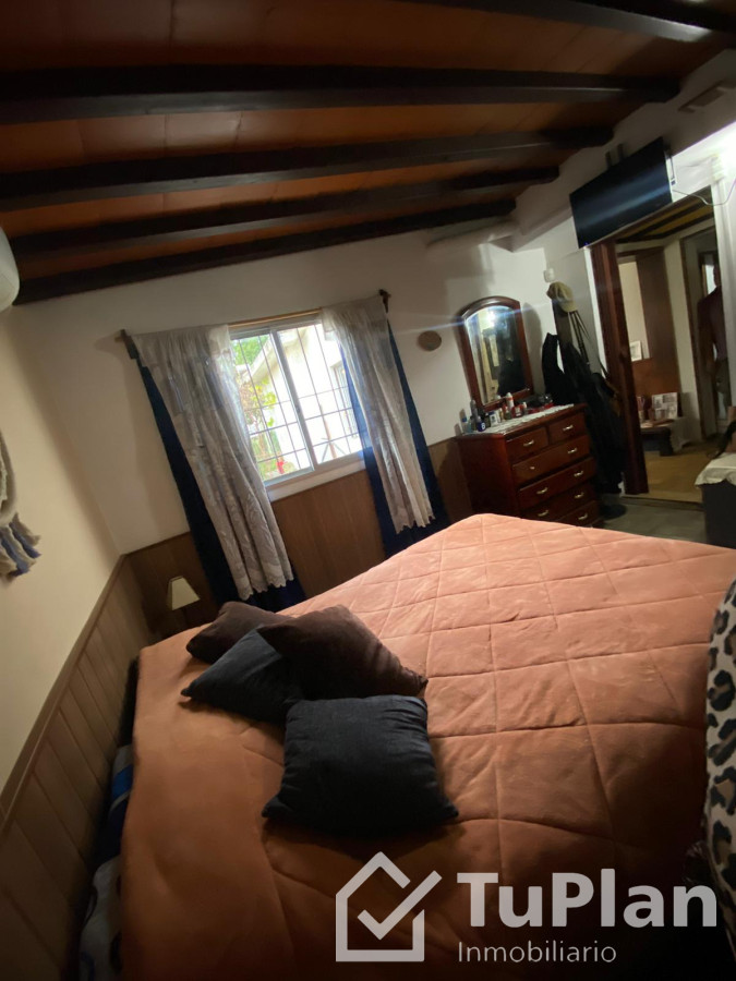 Apartamento ID.1749 - (Ref 4.159) Se vende casa de 3 dormitorios, patios y galpón en Colón 