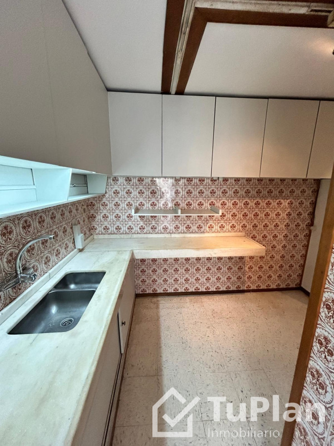 Apartamento ID.1742 - (Ref: 4.152) Apartamento en venta, 70m2, 3 dorm, baño, terraza lavadero, espacios amplios, Centro