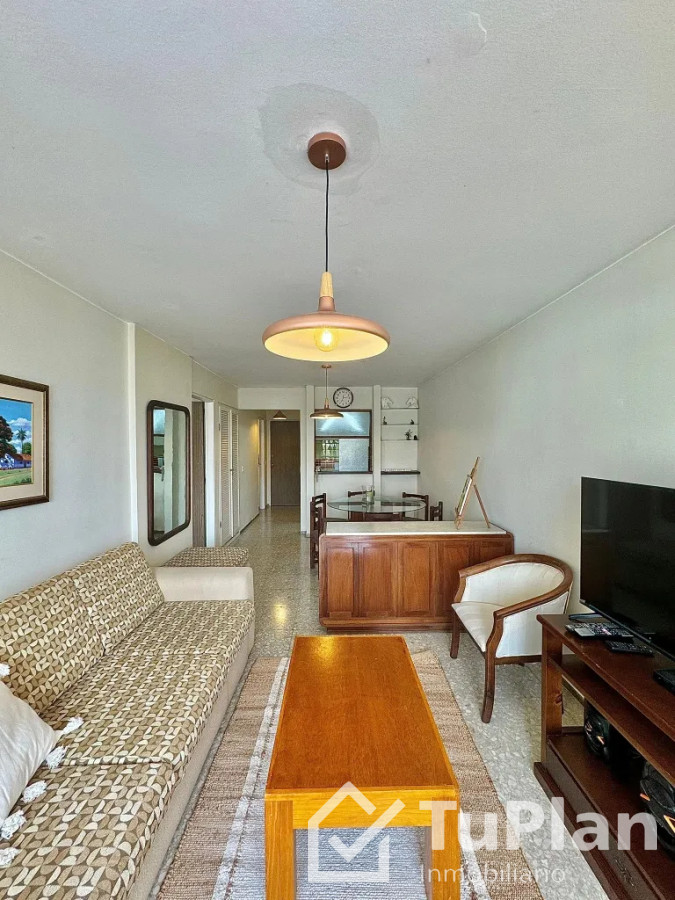 Apartamento ID.1777 - (Ref: 4.185) Se vende apartamento de 2 dormitorios con vista al mar en Península de Punta del Este