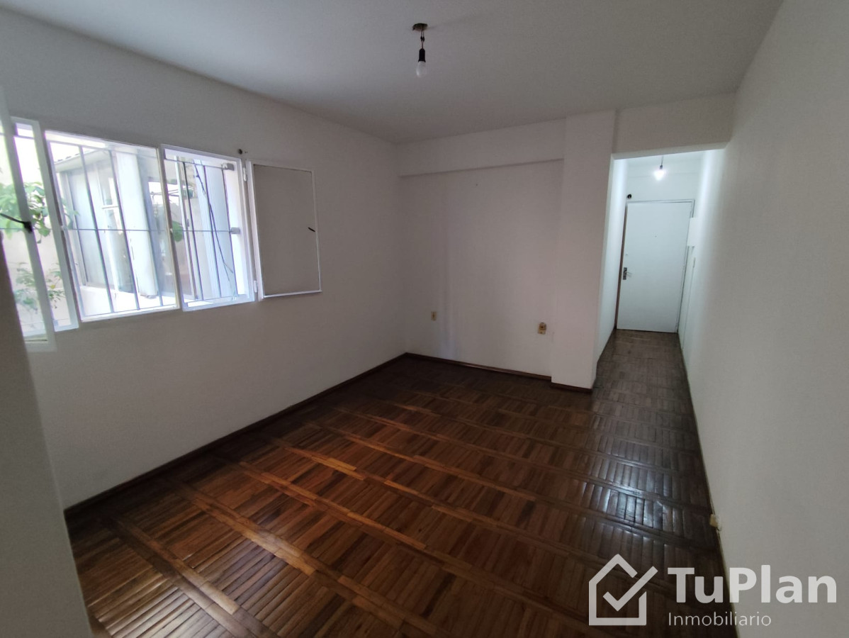 Apartamento ID.1689 - (Ref:4102) Amplio apto 1dorm centro