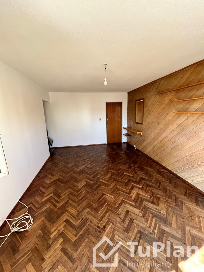 Apartamento ID.1742 - (Ref: 4.152) Apartamento en venta, 70m2, 3 dorm, baño, terraza lavadero, espacios amplios, Centro