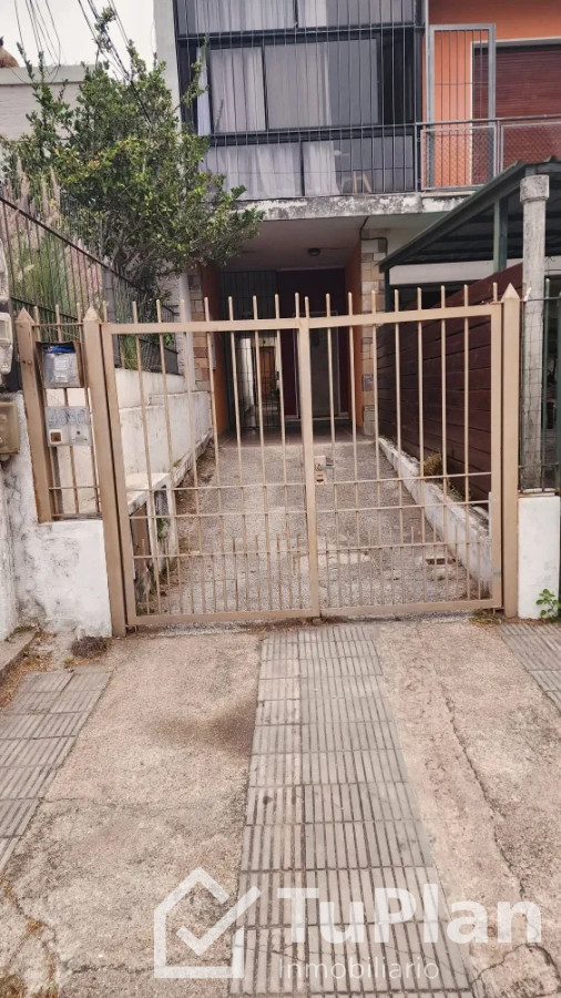 Apartamento ID.1872 - (Ref 4.278) Se alquila casita semi reciclada de 1 dormitorio en Malvin Norte 