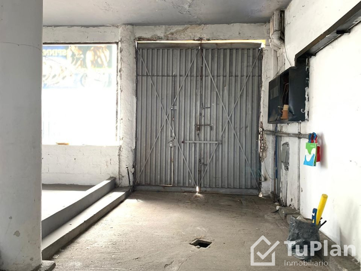 Apartamento ID.1555 - (Ref. 3.842) Gran Local comercial en 8 de octubre esq 20 febrero union