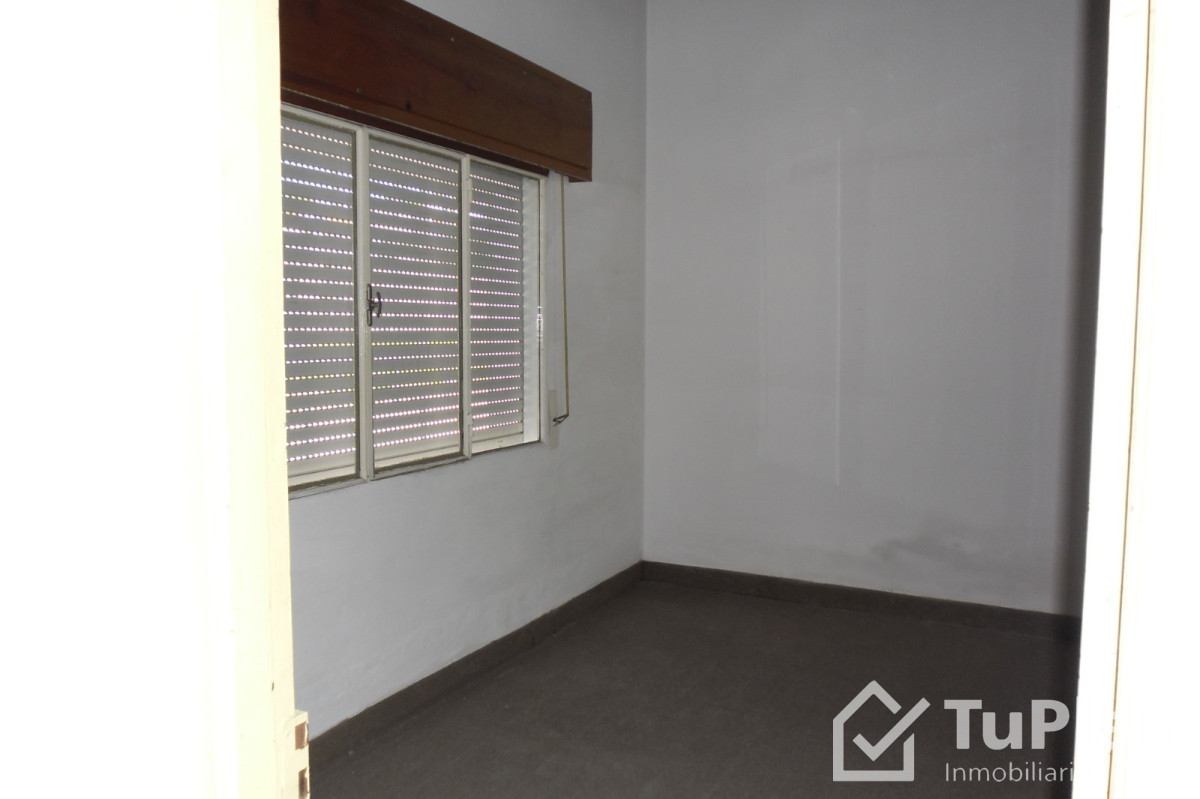 Apartamento ID.1765 - (Ref 4.174) Se alquila casa en el Cerro 