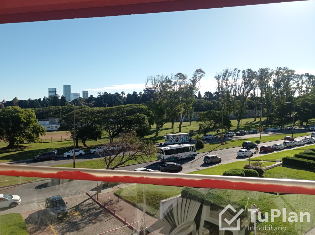 Apartamento ID.1978 - Ref. 5027 Apartamento 4 Dorm. en Buceo