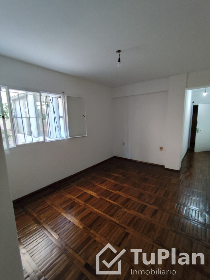 Apartamento ID.1689 - (Ref:4102) Amplio apto 1dorm centro