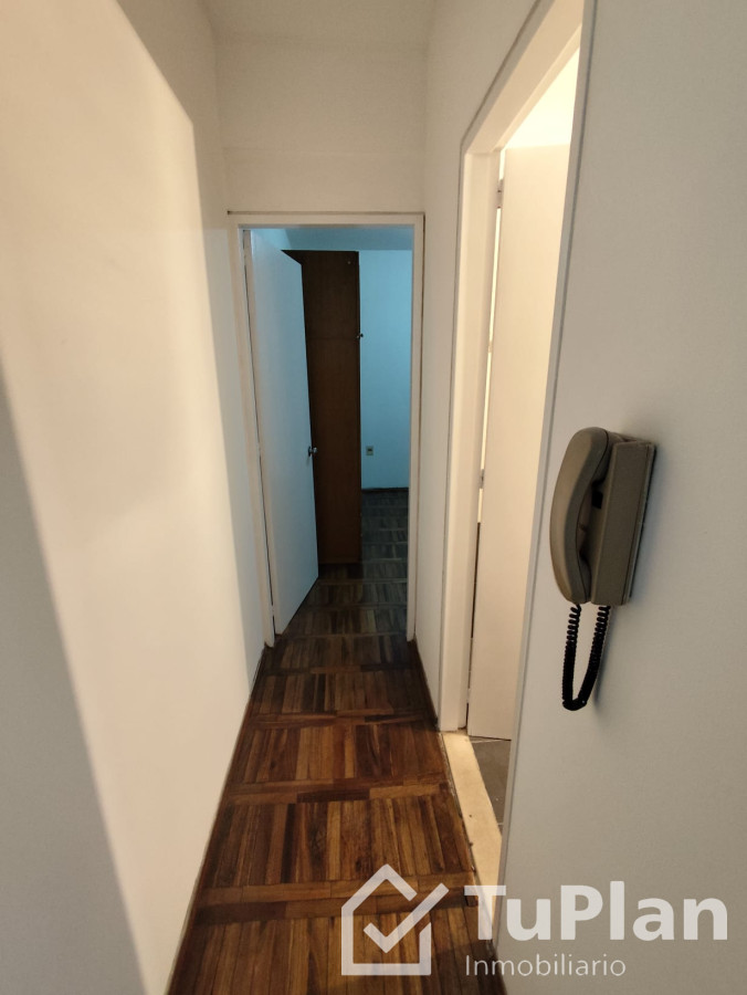Apartamento ID.1689 - (Ref:4102) Amplio apto 1dorm centro