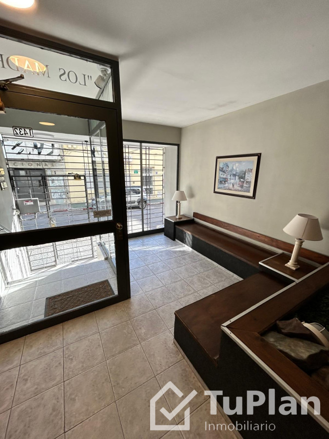 Apartamento ID.1742 - (Ref: 4.152) Apartamento en venta, 70m2, 3 dorm, baño, terraza lavadero, espacios amplios, Centro