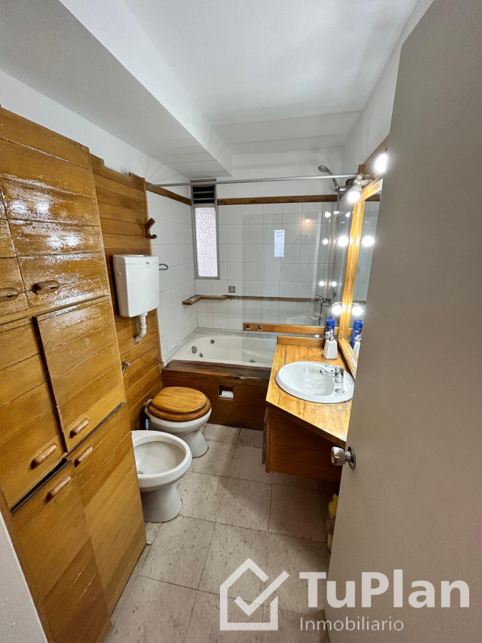 Apartamento ID.1742 - (Ref: 4.152) Apartamento en venta, 70m2, 3 dorm, baño, terraza lavadero, espacios amplios, Centro