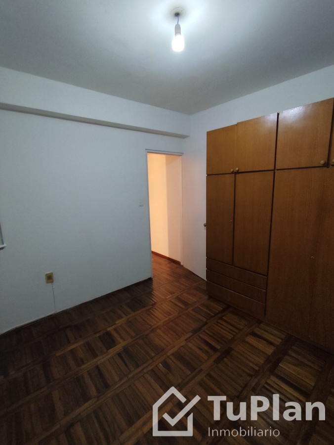 Apartamento ID.1689 - (Ref:4102) Amplio apto 1dorm centro
