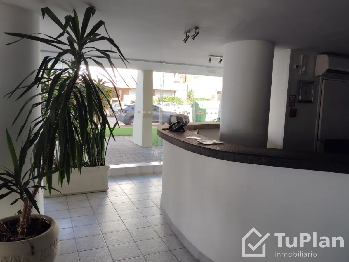 Apartamento ID.1777 - (Ref: 4.185) Se vende apartamento de 2 dormitorios con vista al mar en Península de Punta del Este