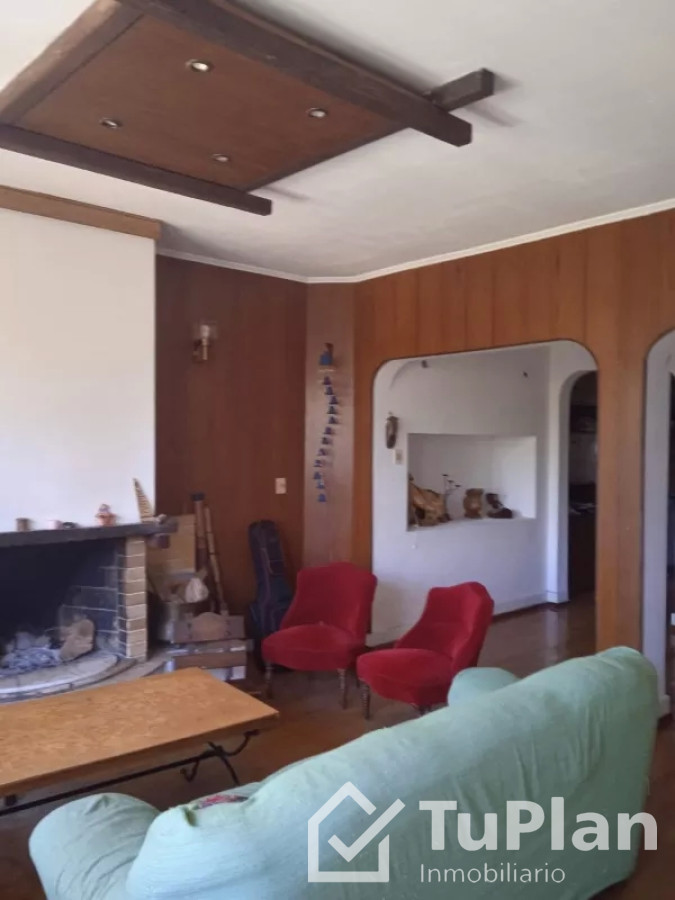 Casa ID.880 - (Ref: 3.160) Venta de casa de estilo con 7 dormitorios, 4 baños y garage en Malvin