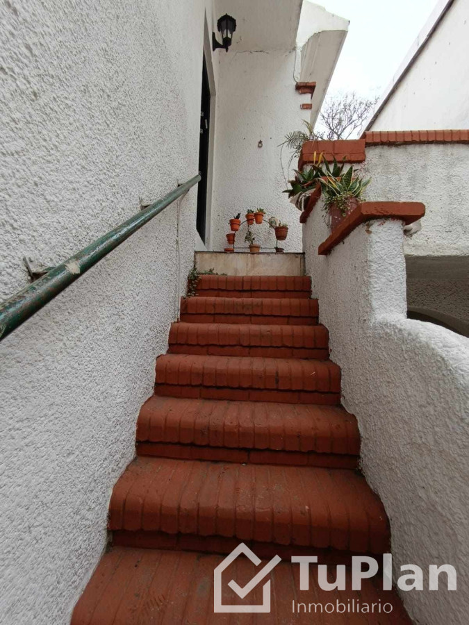 Casa ID.1089 - (Ref: 3.363) Alquiler de casa de 3 dormitorios, 2 baños garage y patio en Pocitos