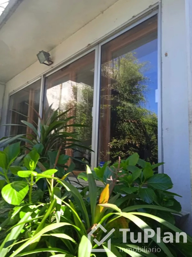 Casa ID.880 - (Ref: 3.160) Venta de casa de estilo con 7 dormitorios, 4 baños y garage en Malvin