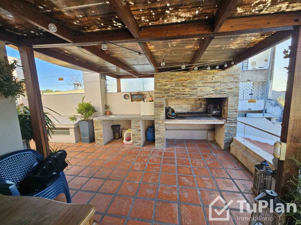 Casa ID.464 - (Ref: 2.489) Se vende hermosa casa en La Comercial