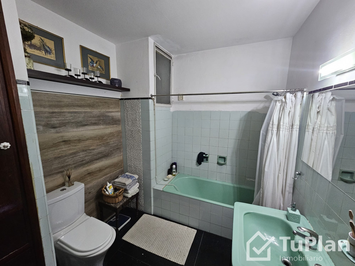 Casa ID.464 - (Ref: 2.489) Se vende hermosa casa en La Comercial
