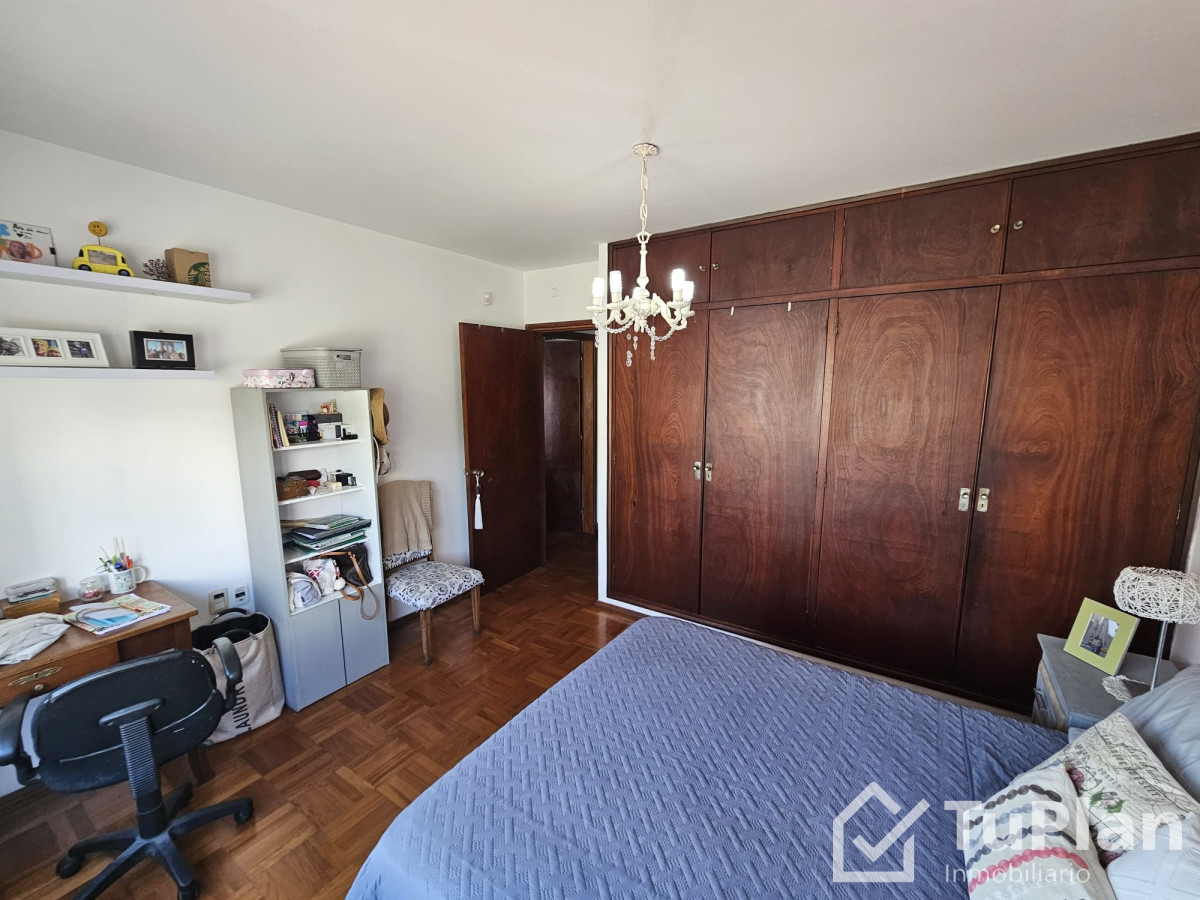 Casa ID.464 - (Ref: 2.489) Se vende hermosa casa en La Comercial