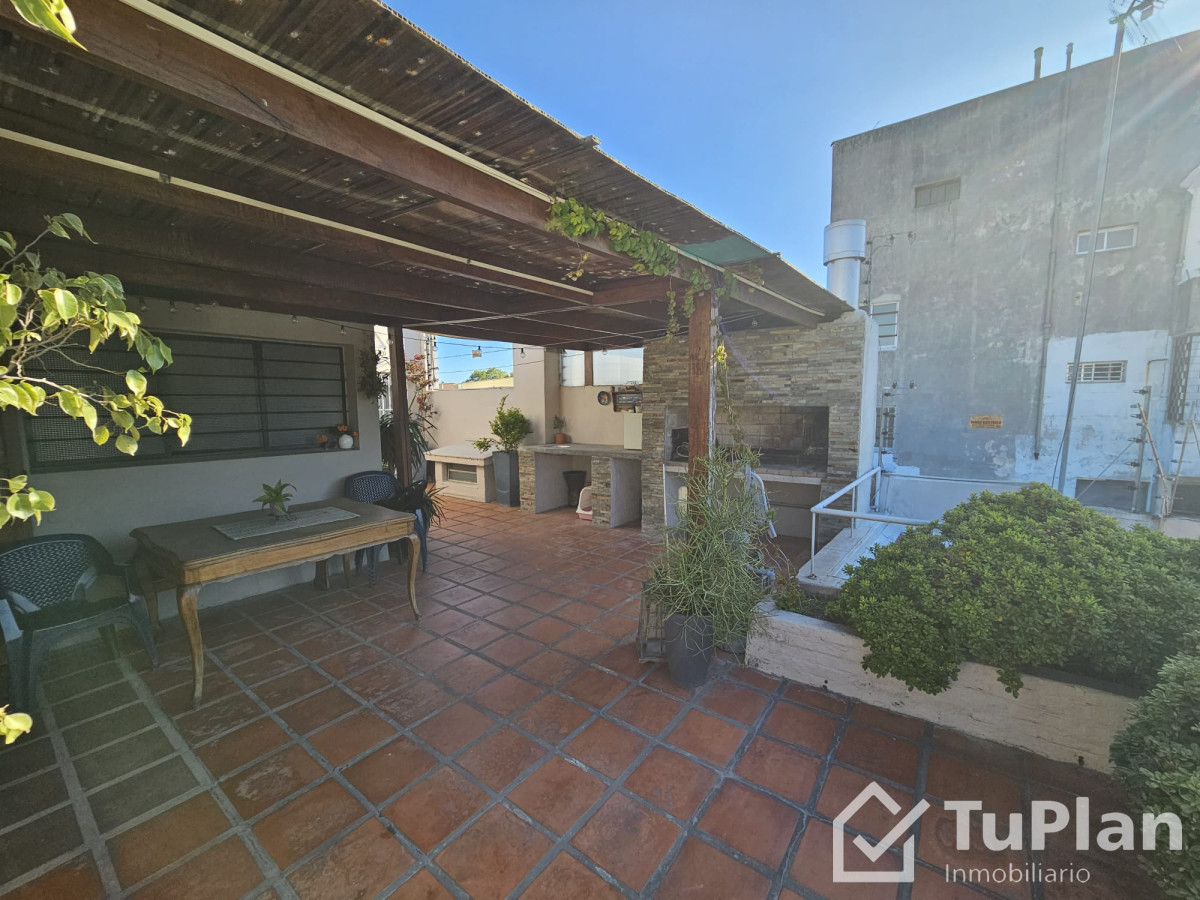 Casa ID.464 - (Ref: 2.489) Se vende hermosa casa en La Comercial
