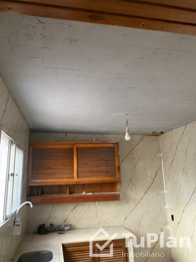 Casa ID.1948 - (5.350) Hermosa casa de tres dormitorios, barbacoa, entrada para vehículos con un apto de 1 dormitorio