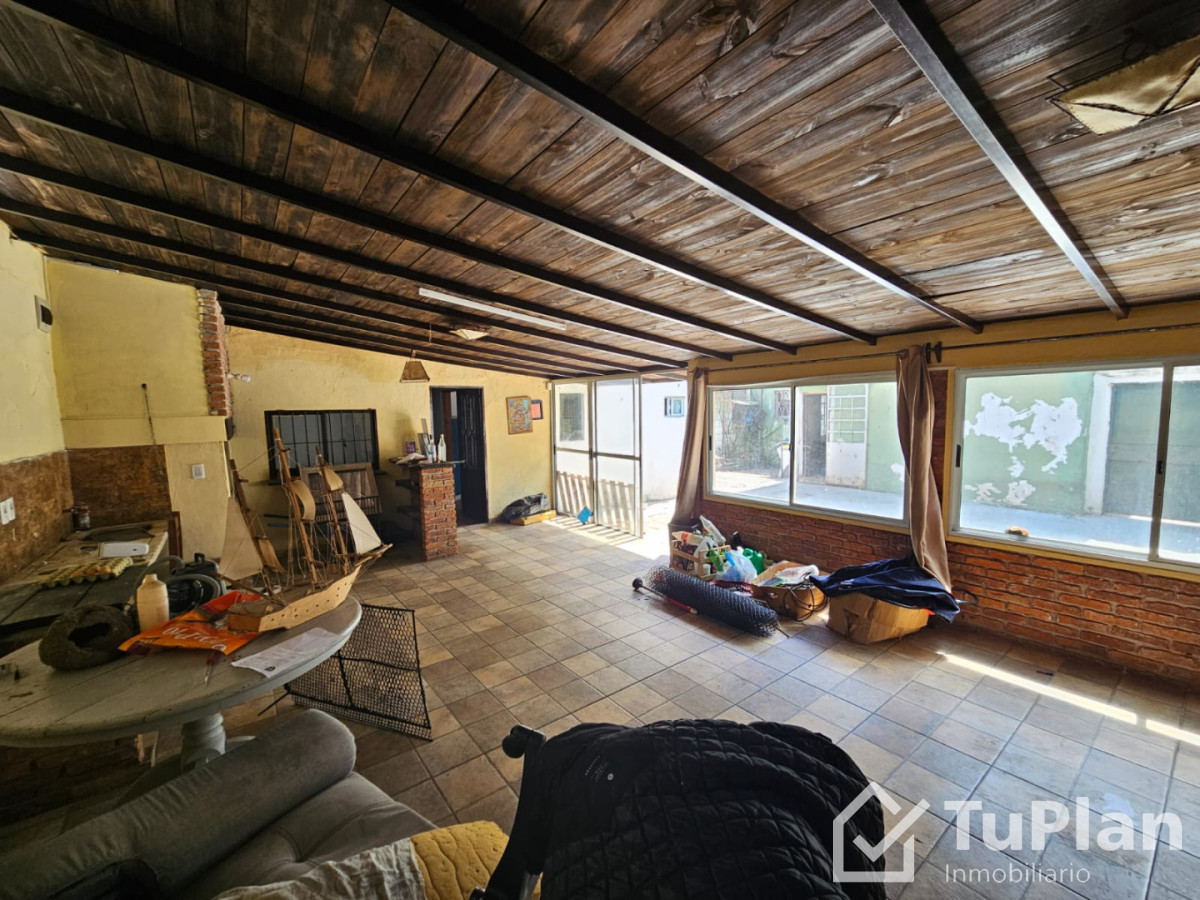 Casa ID.1948 - (5.350) Hermosa casa de dos dormitorios, barbacoa y entrada para vehiculos