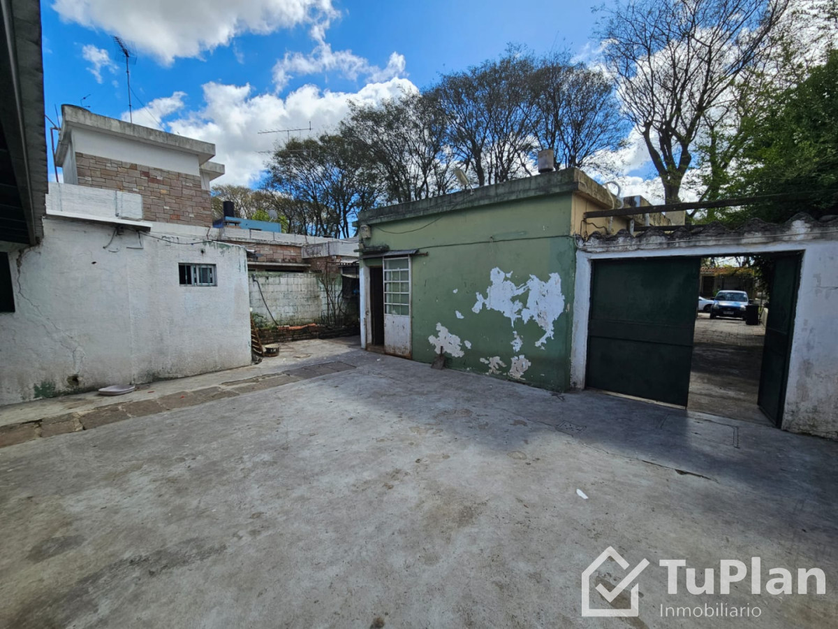 Casa ID.1948 - (5.350) Hermosa casa de dos dormitorios, barbacoa y entrada para vehiculos